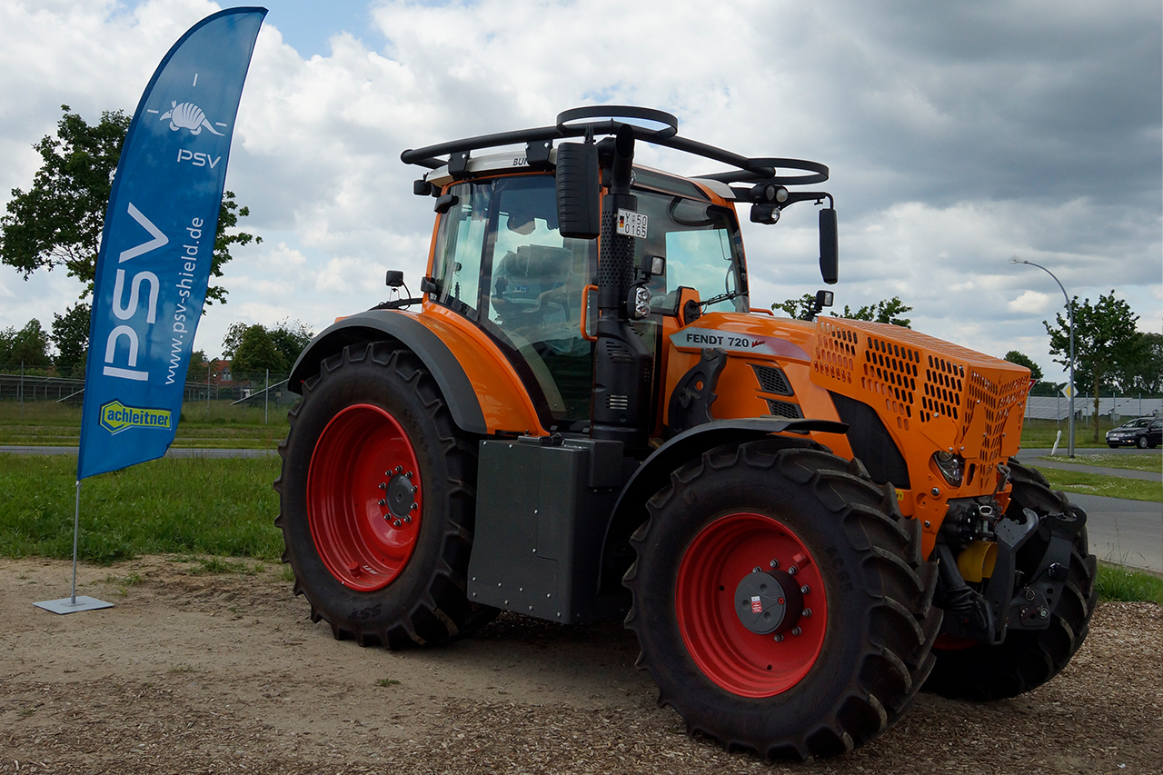 Fendt 700 Generation 2 - PSV Project Support Vehicles GmbH